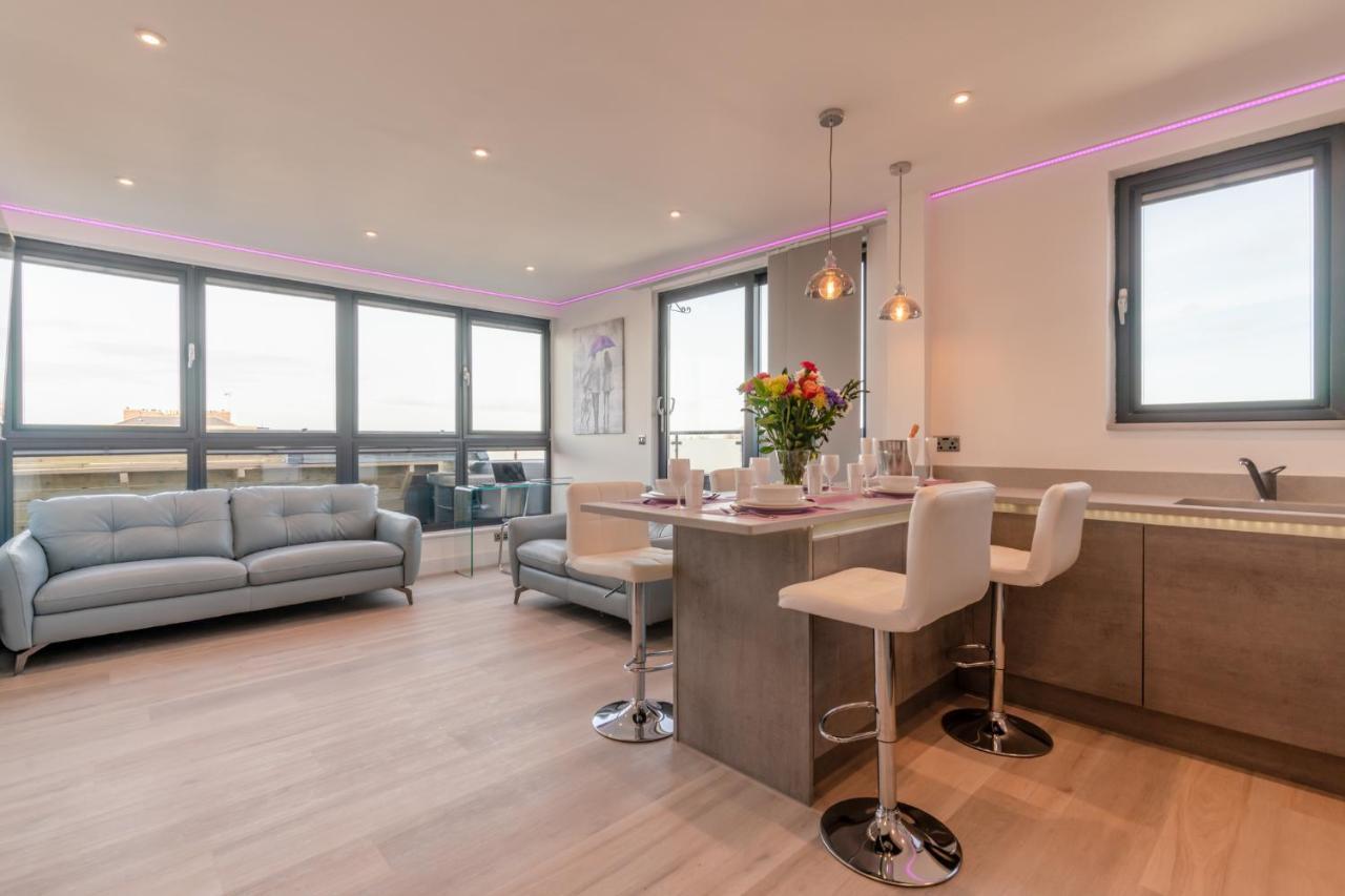 Central Penthouse With Hot Tub & Views 22 Челтнъм Екстериор снимка