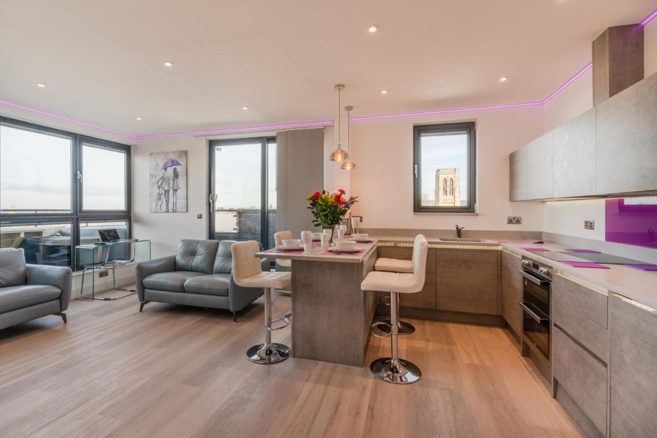 Central Penthouse With Hot Tub & Views 22 Челтнъм Екстериор снимка